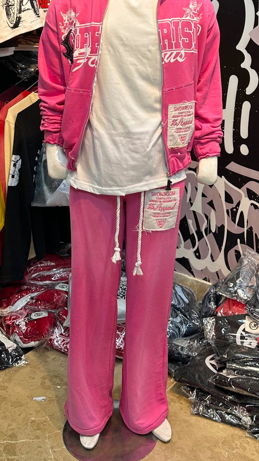 Showroom - Pink